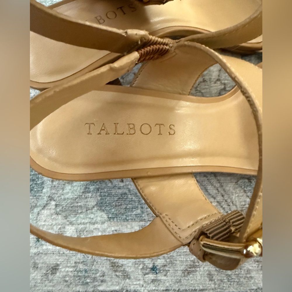 Talbots Tan Sandals with Chunky Wood Heel and Ankle Buckle Strap Classic Luxury - Picture 4 of 6